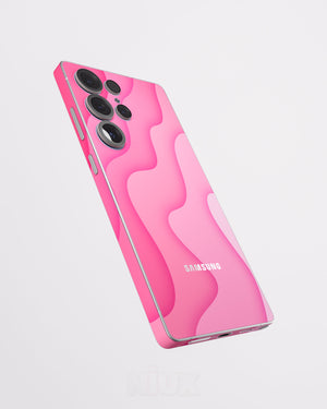 Skin premium para Samsung con diseño Flux Velvet, vista lateral flotante y acabado mate