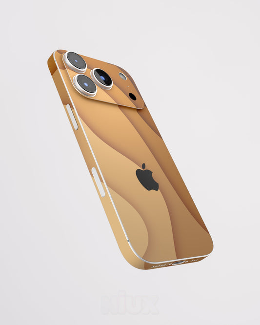 Skin premium para iPhone con diseño Flux Sienna, vista lateral flotante y acabado mate