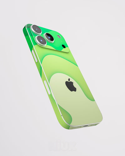 Skin premium para iPhone con diseño Flux Verde Terra, vista lateral flotante y acabado mate